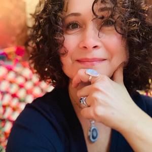 Meet your Posher, Monica